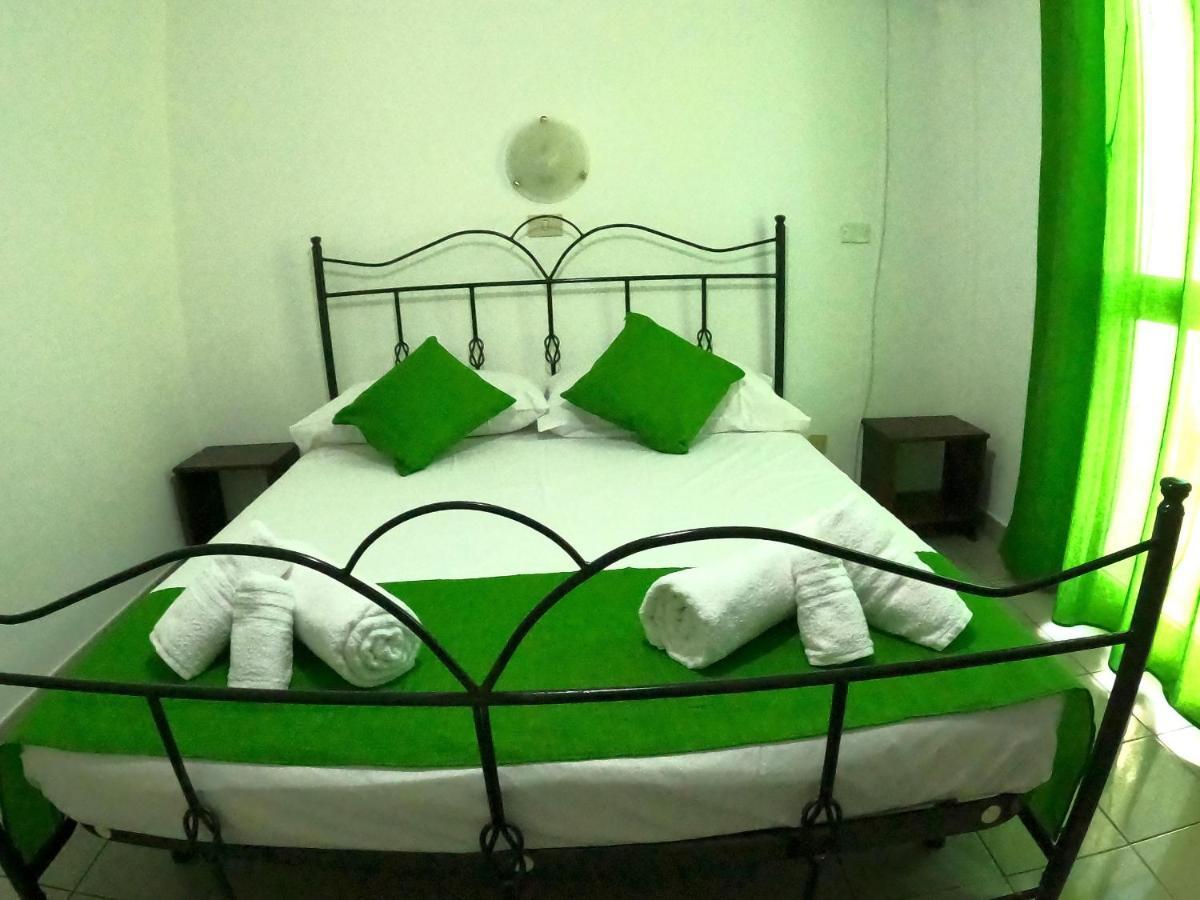 La Bussola Hotel Porto Palo Kültér fotó