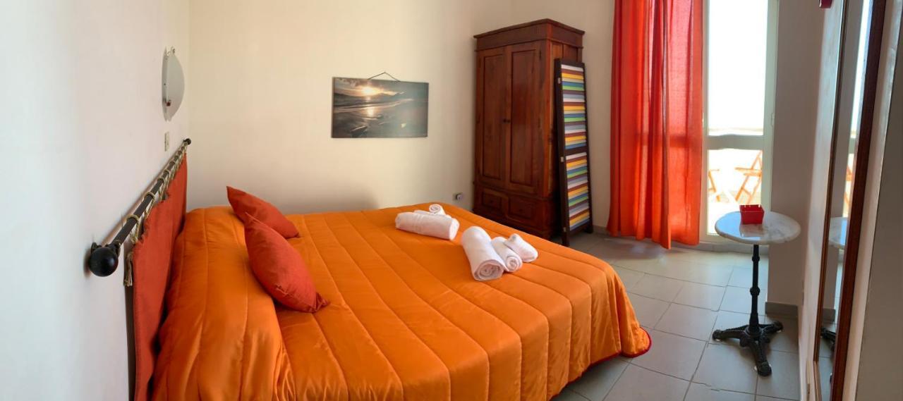 La Bussola Hotel Porto Palo Kültér fotó